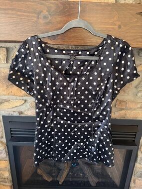White House Black Market Black Polka Dot Short Sleeve Top